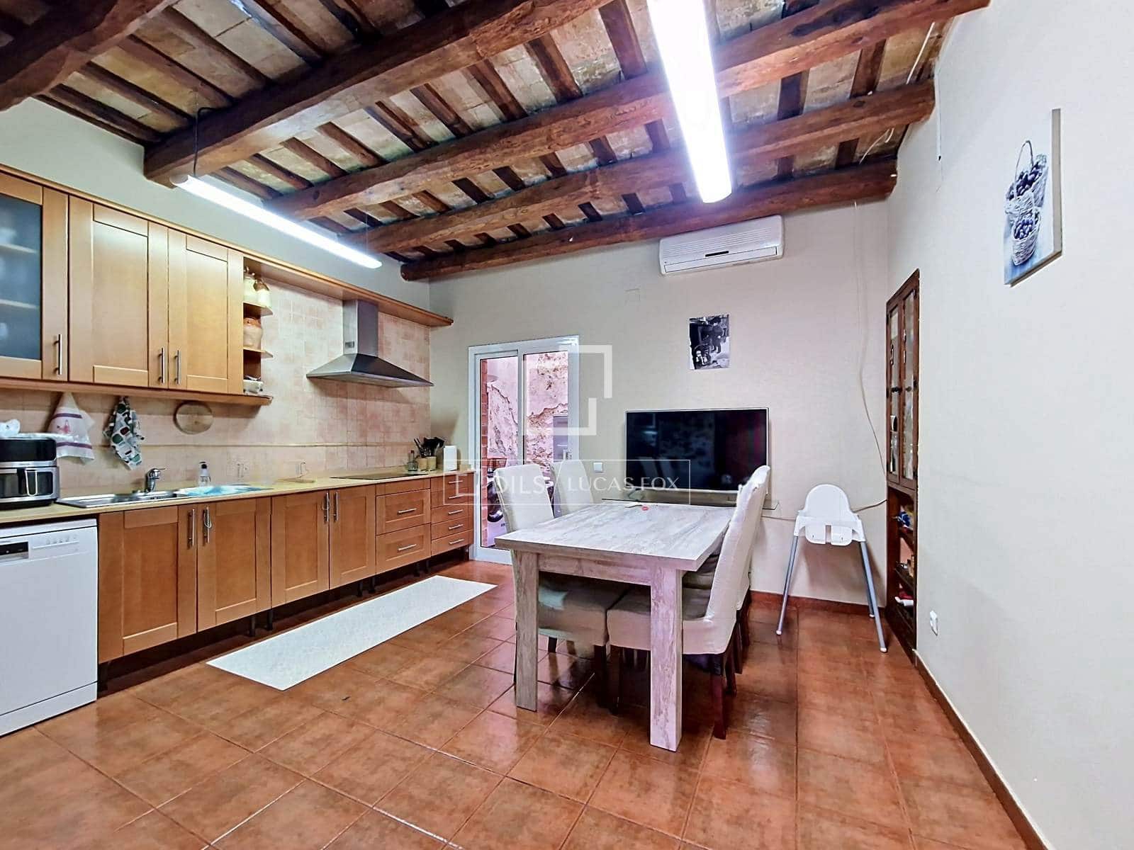 4 bedroom Villa for sale in Vilanova i la Geltru with garage - € 430,000 (Ref: 9827494)