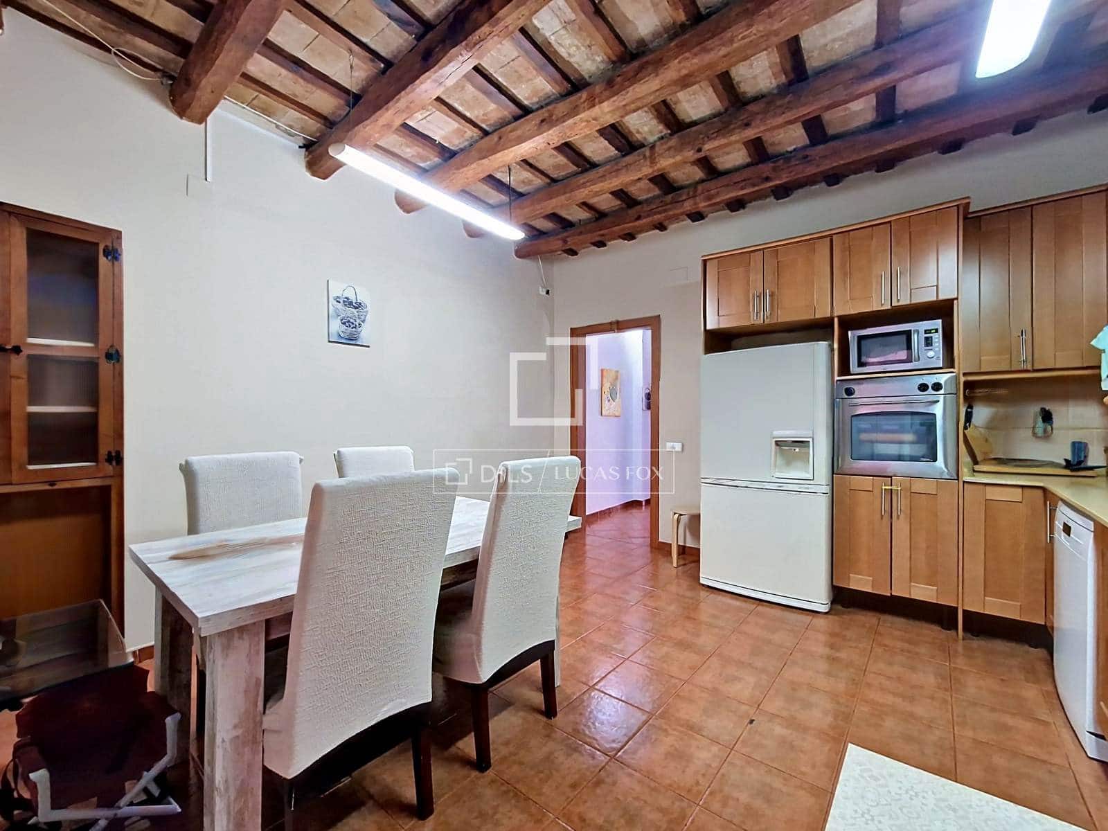 4 bedroom Villa for sale in Vilanova i la Geltru with garage - € 430,000 (Ref: 9827494)