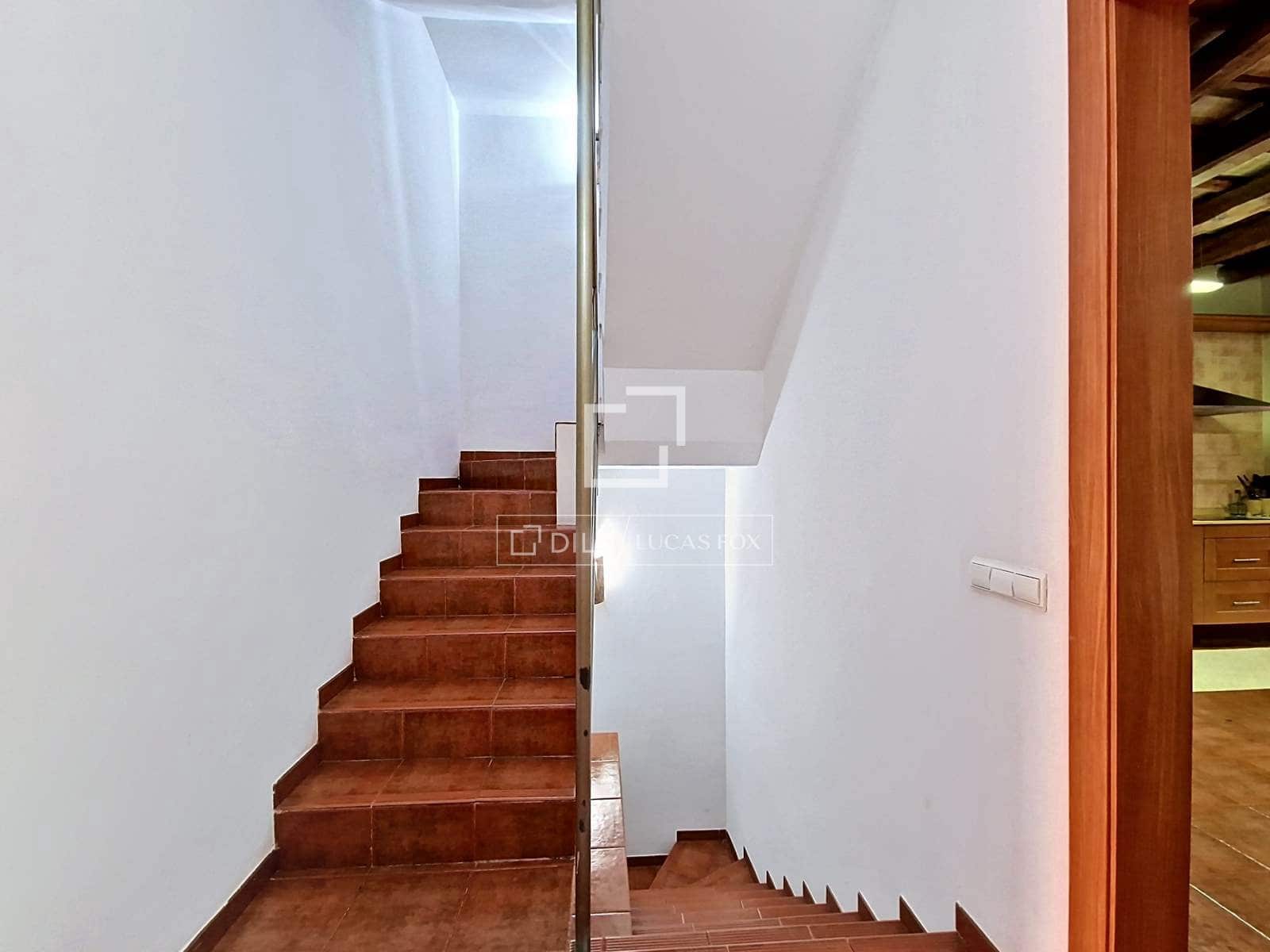 4 bedroom Villa for sale in Vilanova i la Geltru with garage - € 430,000 (Ref: 9827494)