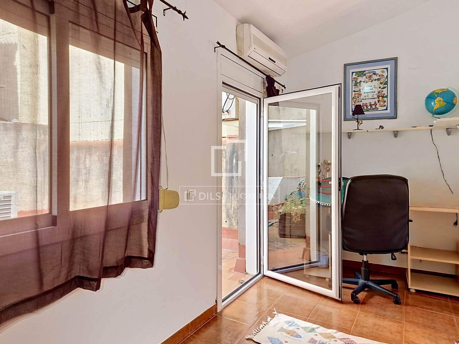 4 bedroom Villa for sale in Vilanova i la Geltru with garage - € 430,000 (Ref: 9827494)
