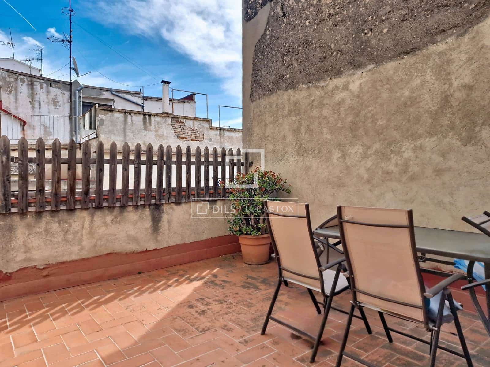 4 bedroom Villa for sale in Vilanova i la Geltru with garage - € 430,000 (Ref: 9827494)