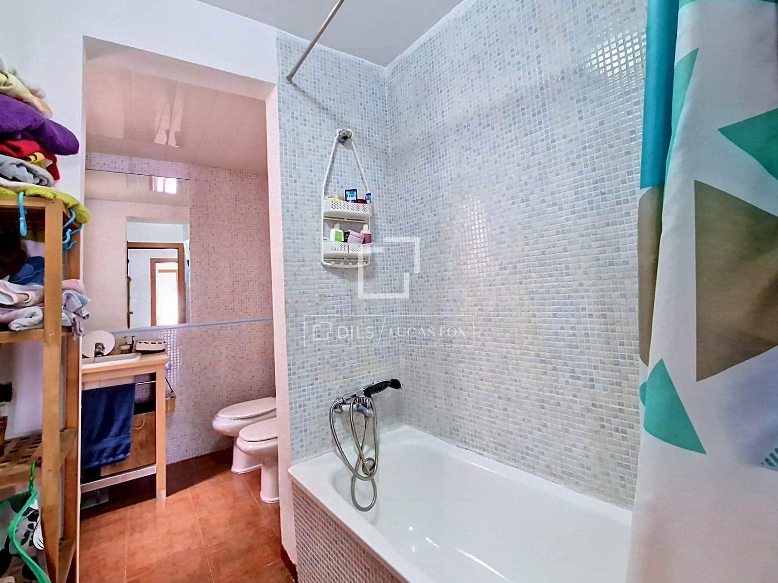 4 bedroom Villa for sale in Vilanova i la Geltru with garage - € 430,000 (Ref: 9827494)