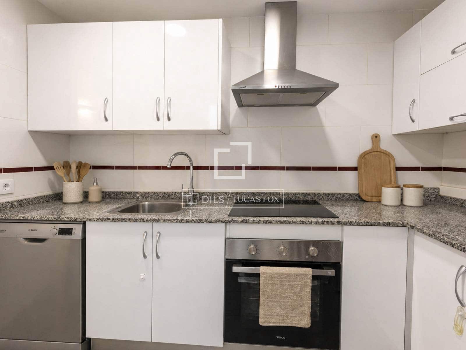 3 bedroom Apartment for rent in Palma de Mallorca - € 1,650 (Ref: 9827639)