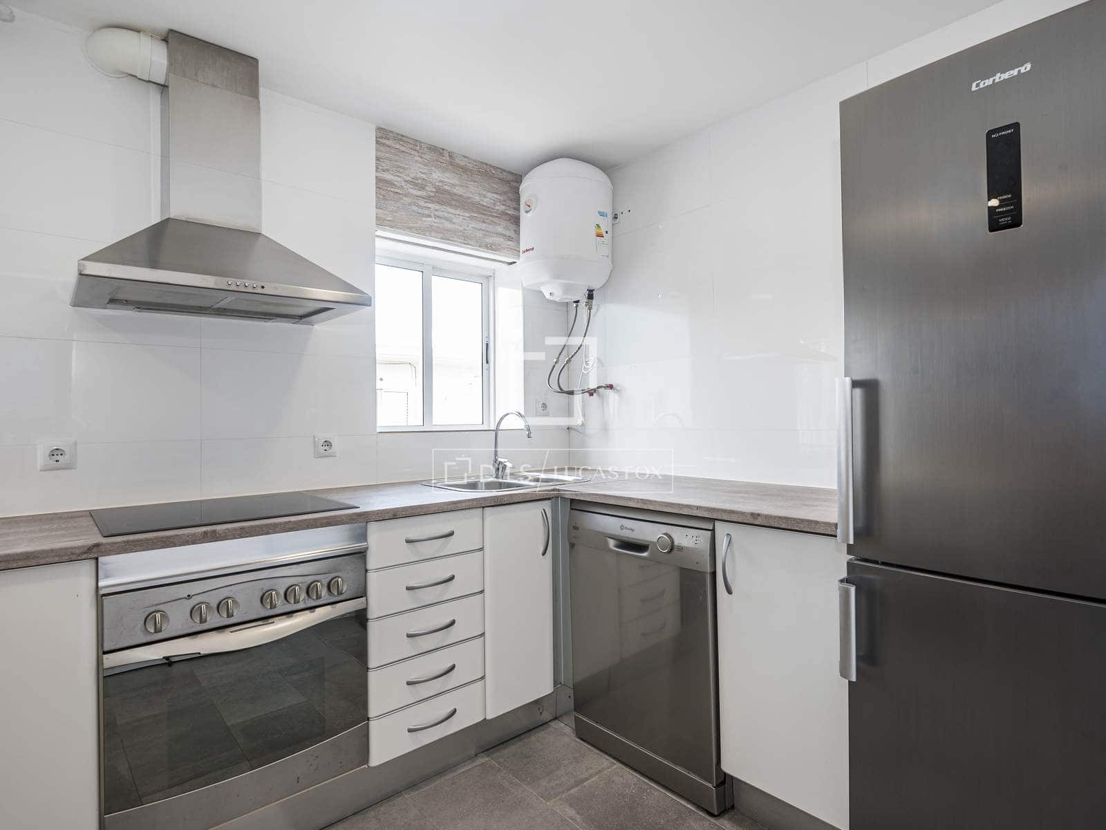 3 makuuhuone Huoneisto myytävänä paikassa Castelldefels mukana uima-altaan 
autotalli - 680 000 € (Ref: 9827771)