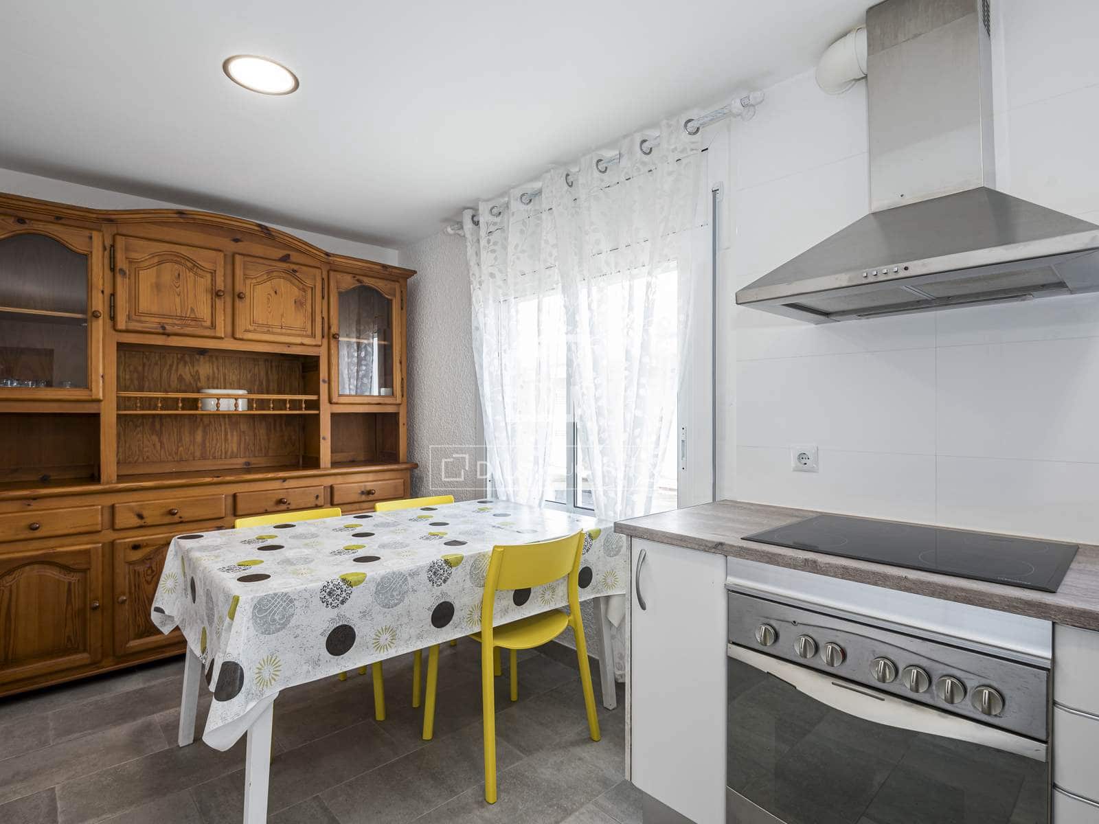 3 makuuhuone Huoneisto myytävänä paikassa Castelldefels mukana uima-altaan 
autotalli - 680 000 € (Ref: 9827771)