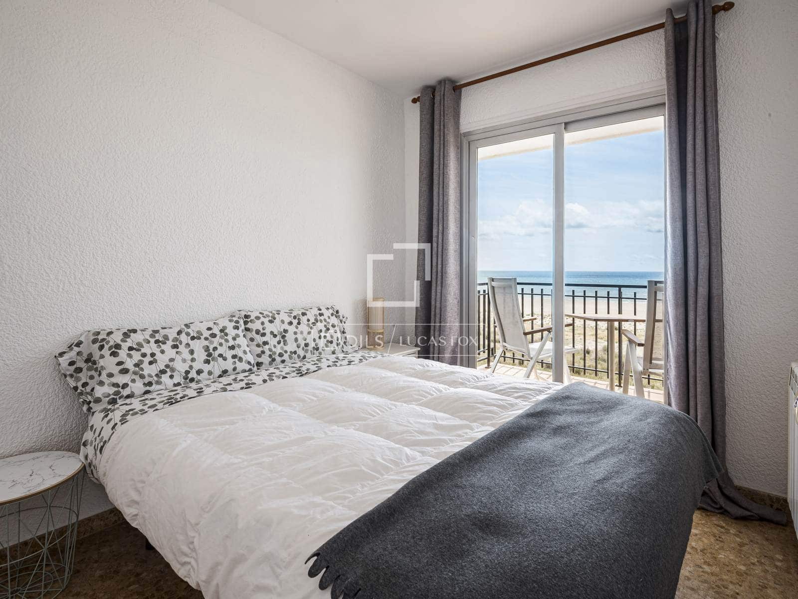 3 makuuhuone Huoneisto myytävänä paikassa Castelldefels mukana uima-altaan 
autotalli - 680 000 € (Ref: 9827771)