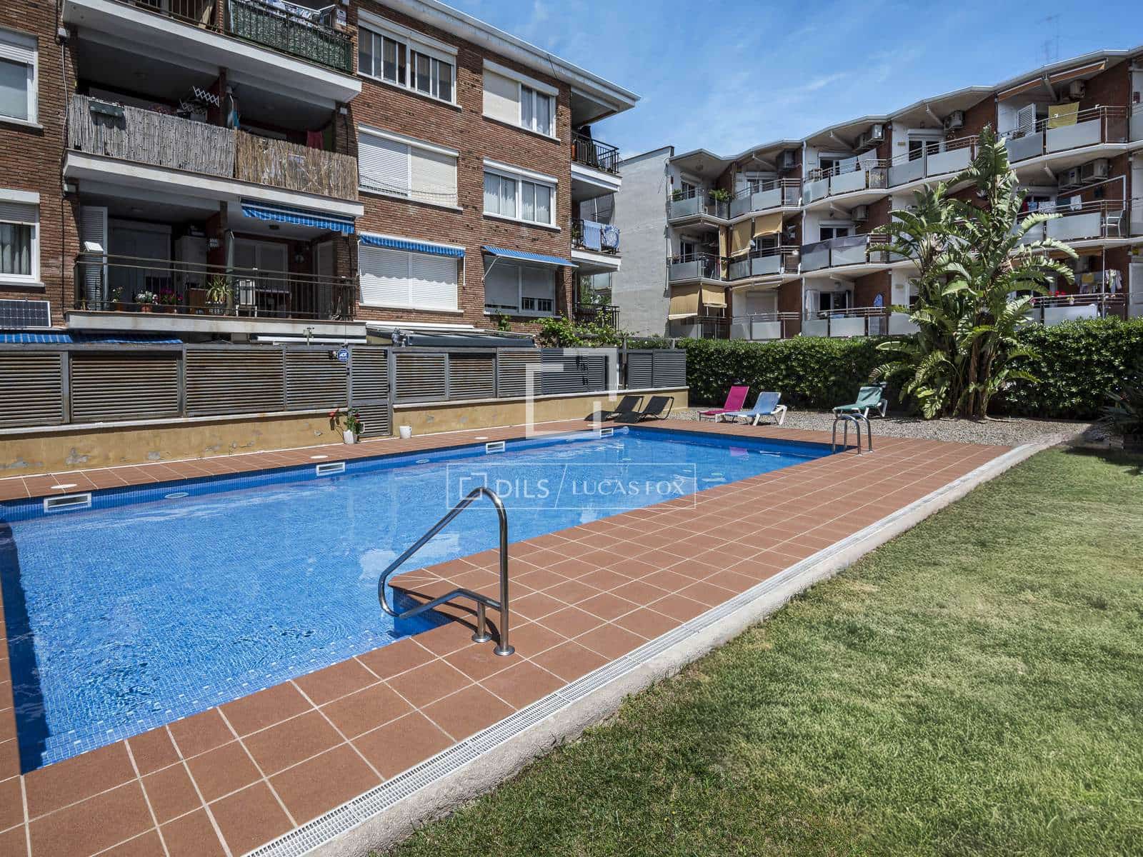 3 makuuhuone Huoneisto myytävänä paikassa Castelldefels mukana uima-altaan 
autotalli - 680 000 € (Ref: 9827771)
