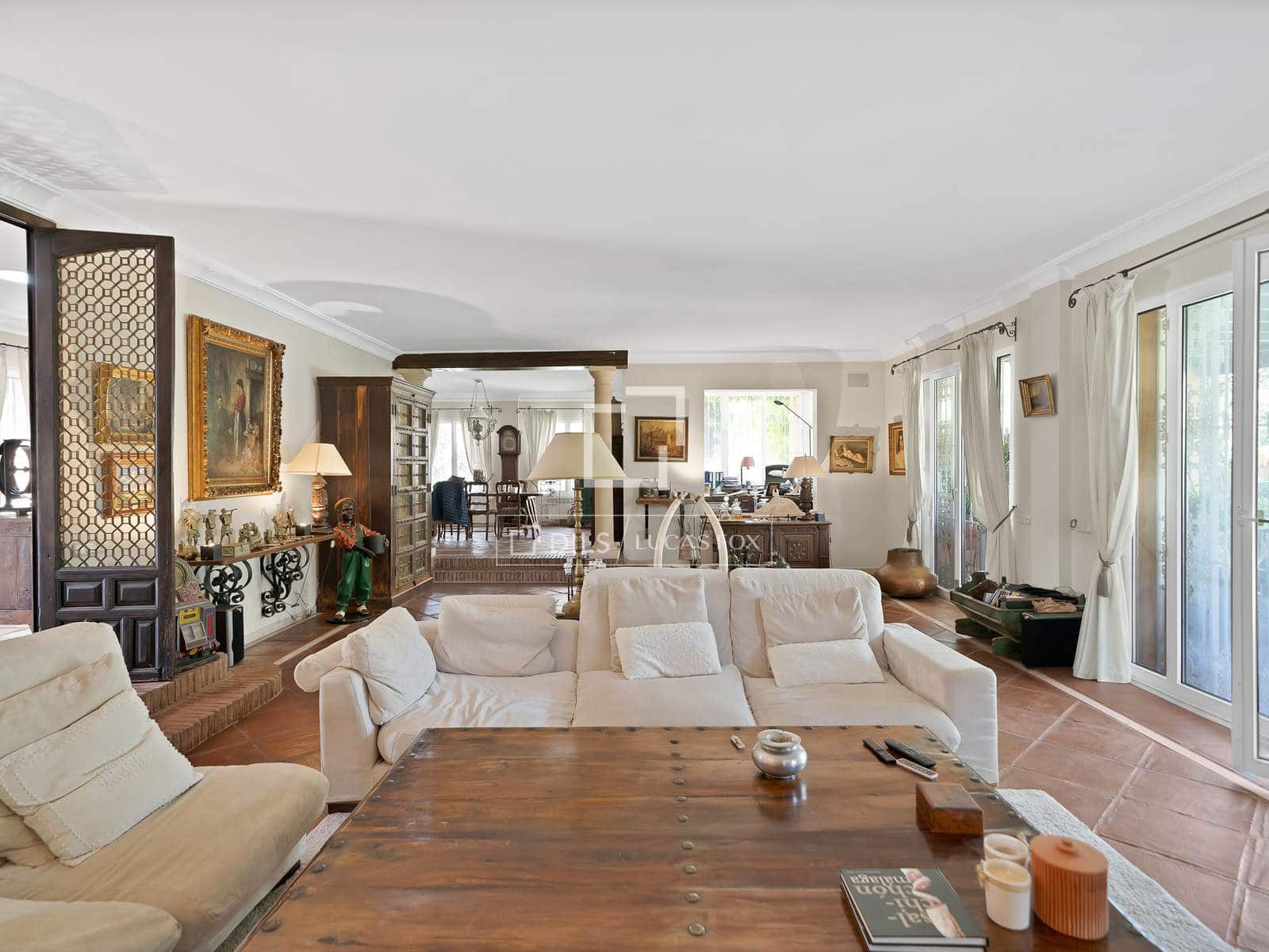 4 bedroom Villa for sale in Nueva Andalucia with pool garage - € 2,900,000 (Ref: 9827772)