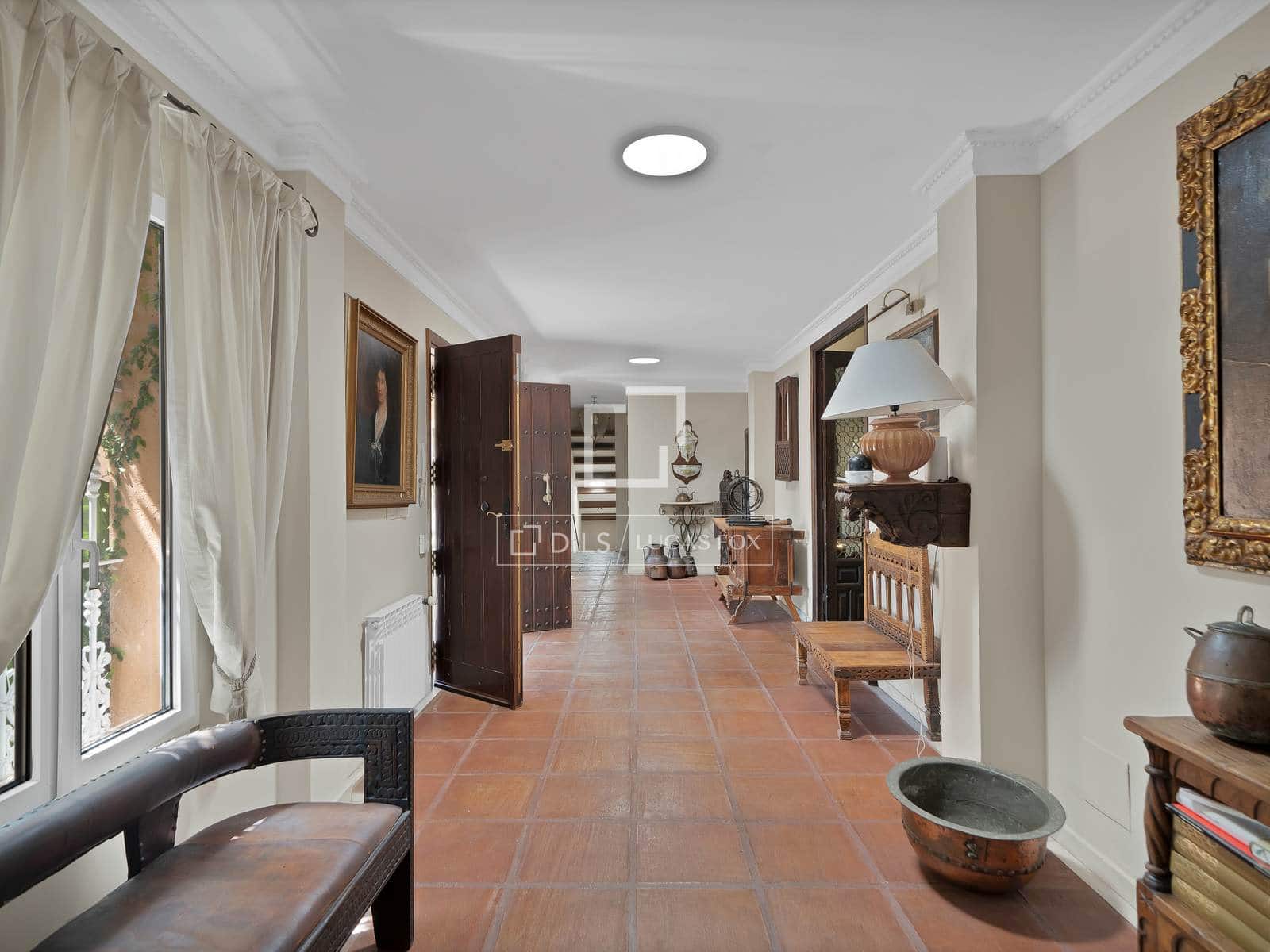 4 bedroom Villa for sale in Nueva Andalucia with pool garage - € 2,900,000 (Ref: 9827772)