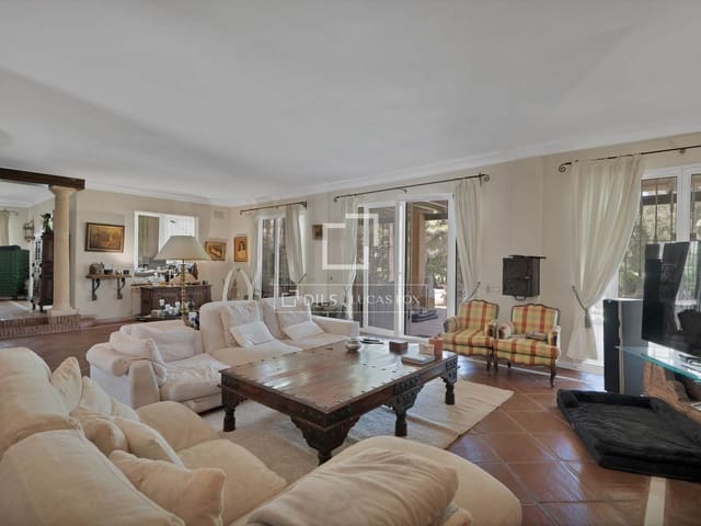 4 quarto Moradia para venda em Nueva Andalucia, Marbella com piscina garagem - 2 900 000 € (Ref: 9827772)