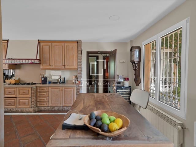 4 quarto Moradia para venda em Nueva Andalucia, Marbella com piscina garagem - 2 900 000 € (Ref: 9827772)