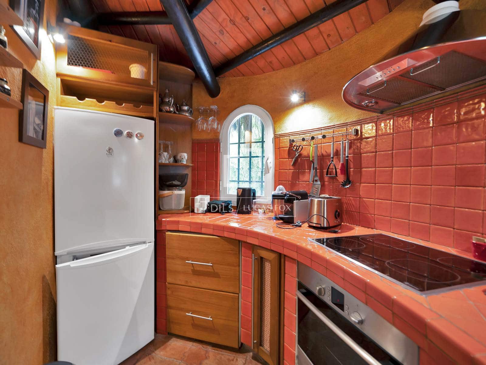 4 bedroom Villa for sale in Nueva Andalucia with pool garage - € 2,900,000 (Ref: 9827772)