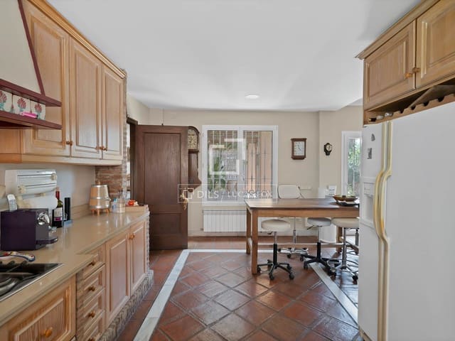 4 quarto Moradia para venda em Nueva Andalucia, Marbella com piscina garagem - 2 900 000 € (Ref: 9827772)