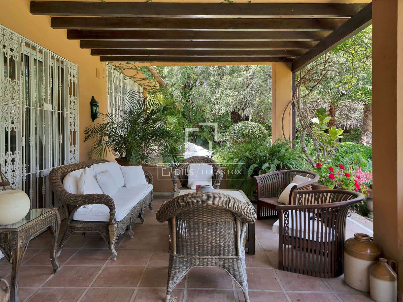 4 bedroom Villa for sale in Nueva Andalucia with pool garage - € 2,900,000 (Ref: 9827772)