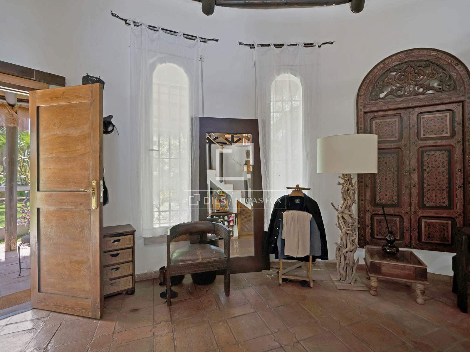 4 bedroom Villa for sale in Nueva Andalucia with pool garage - € 2,900,000 (Ref: 9827772)