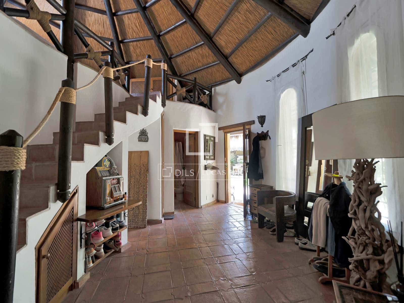 4 bedroom Villa for sale in Nueva Andalucia with pool garage - € 2,900,000 (Ref: 9827772)