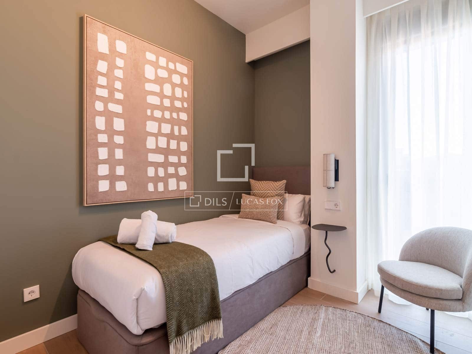 2 bedroom Apartment for rent in Madrid city with garage - € 2,750 (Ref: 9828009)
