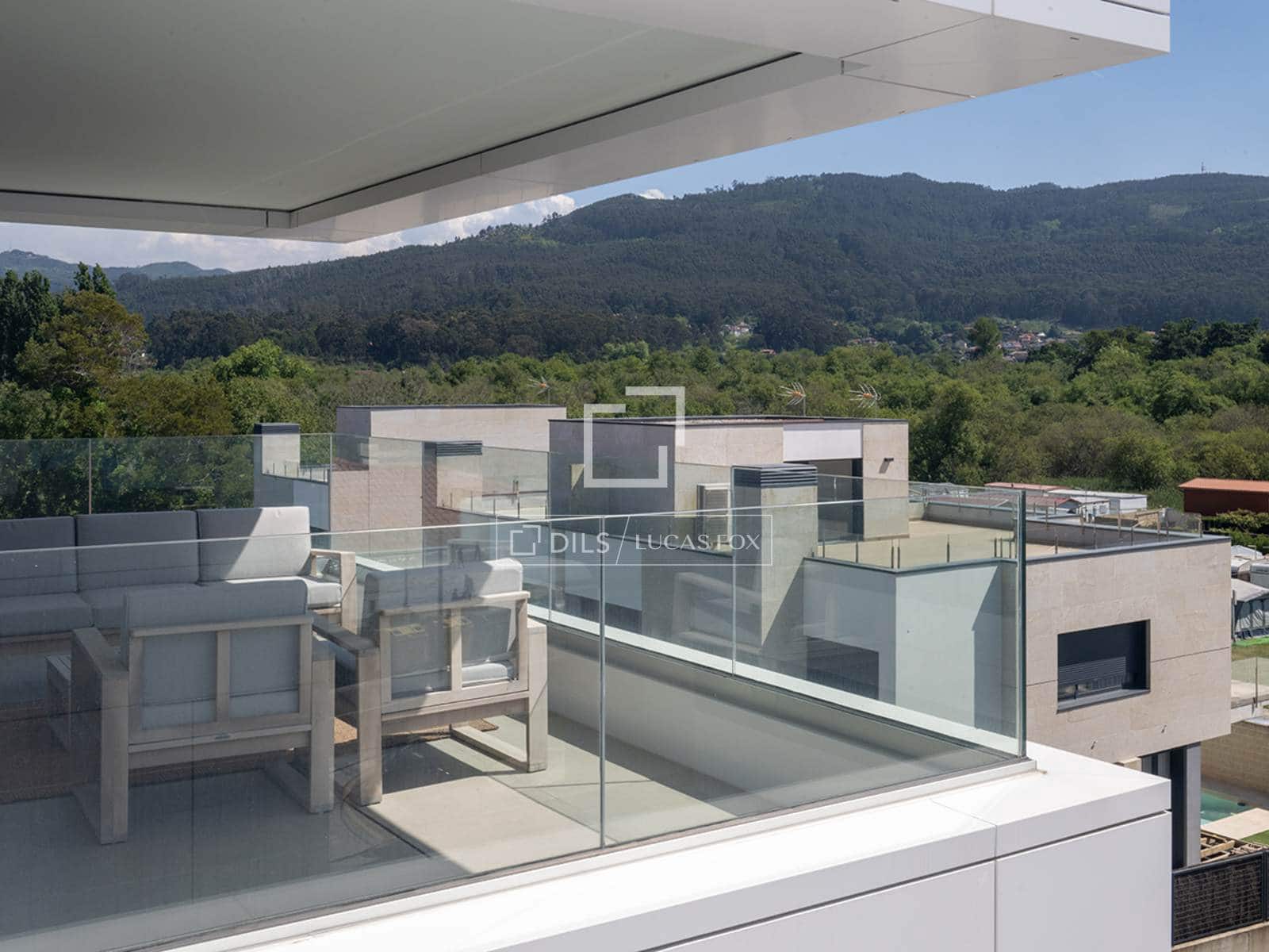 2 slaapkamer Penthouse te huur in Vigo met garage - € 3.500 (Ref: 9829559)
