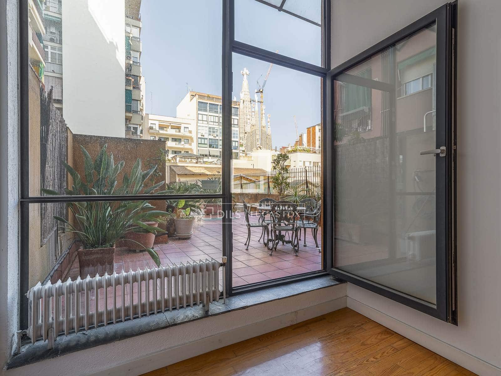 3 slaapkamer Appartement te koop in Barcelona stad - € 1.300.000 (Ref: 9829735)
