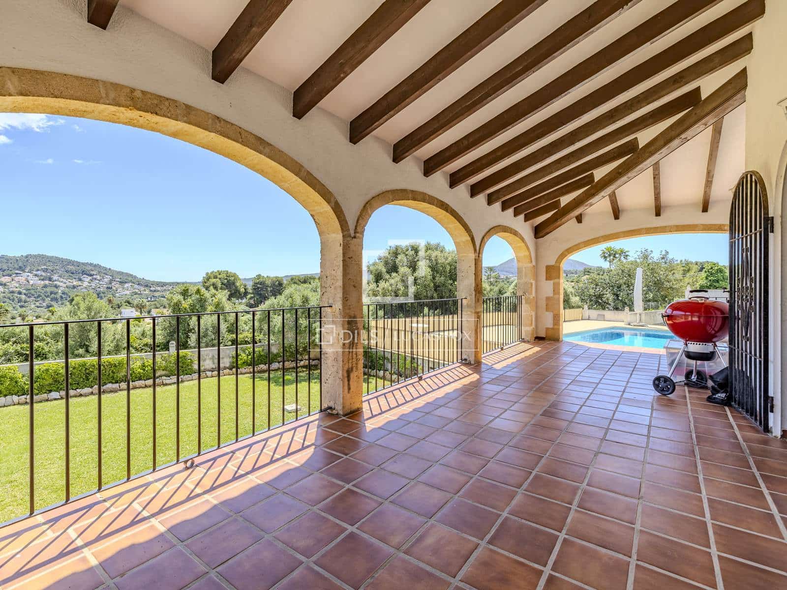 6 sypialnia Willa na sprzedaż w Javea / Xabia z basenem garażem - 1 500 000 € (Ref: 9829739)
