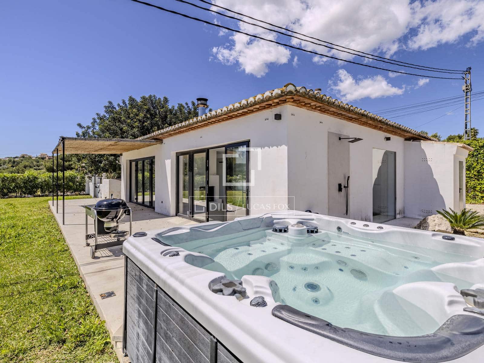 6 sypialnia Willa na sprzedaż w Javea / Xabia z basenem garażem - 1 500 000 € (Ref: 9829739)