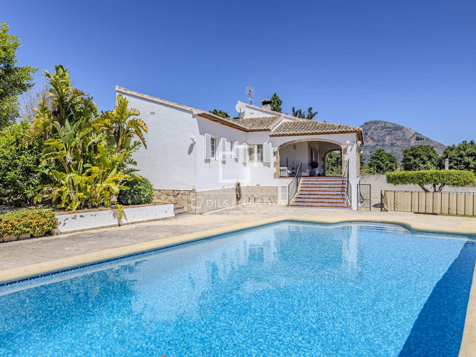 6 sypialnia Willa na sprzedaż w Javea / Xabia z basenem garażem - 1 500 000 € (Ref: 9829739)