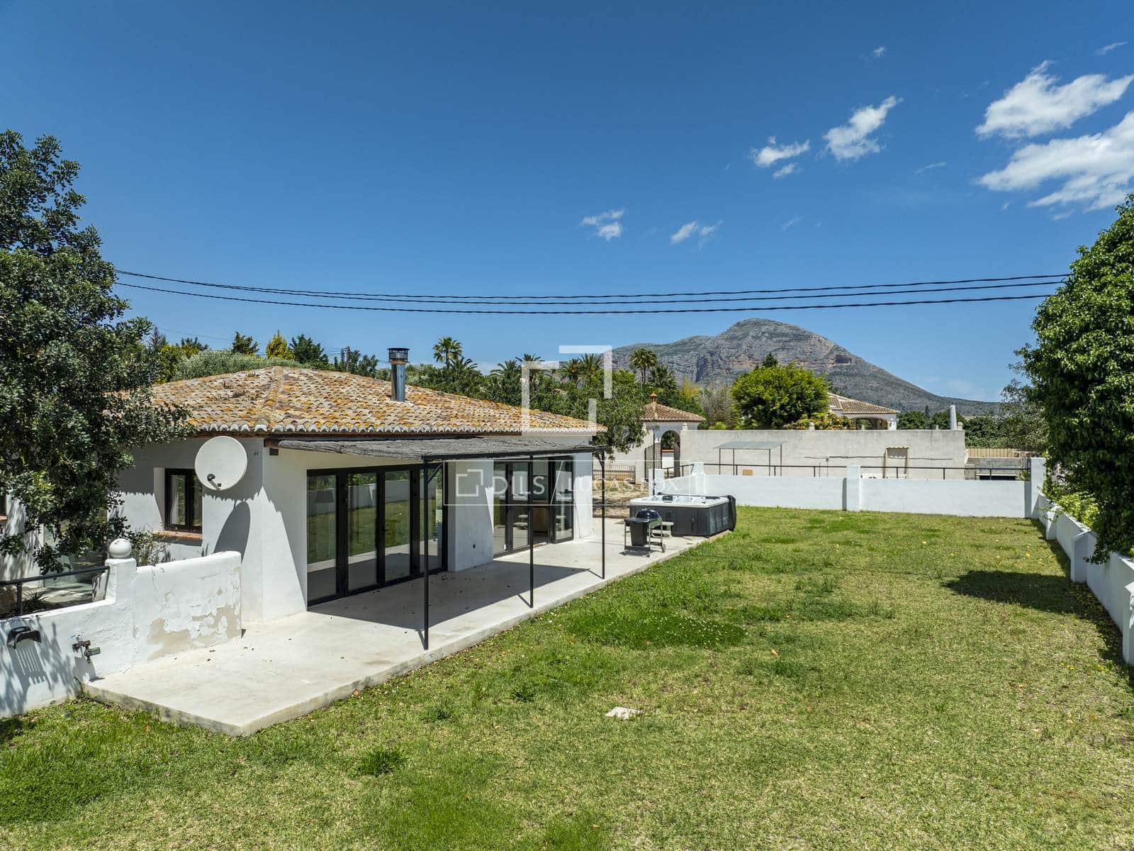 6 sypialnia Willa na sprzedaż w Javea / Xabia z basenem garażem - 1 500 000 € (Ref: 9829739)