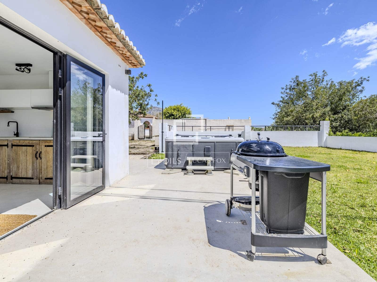 6 sypialnia Willa na sprzedaż w Javea / Xabia z basenem garażem - 1 500 000 € (Ref: 9829739)
