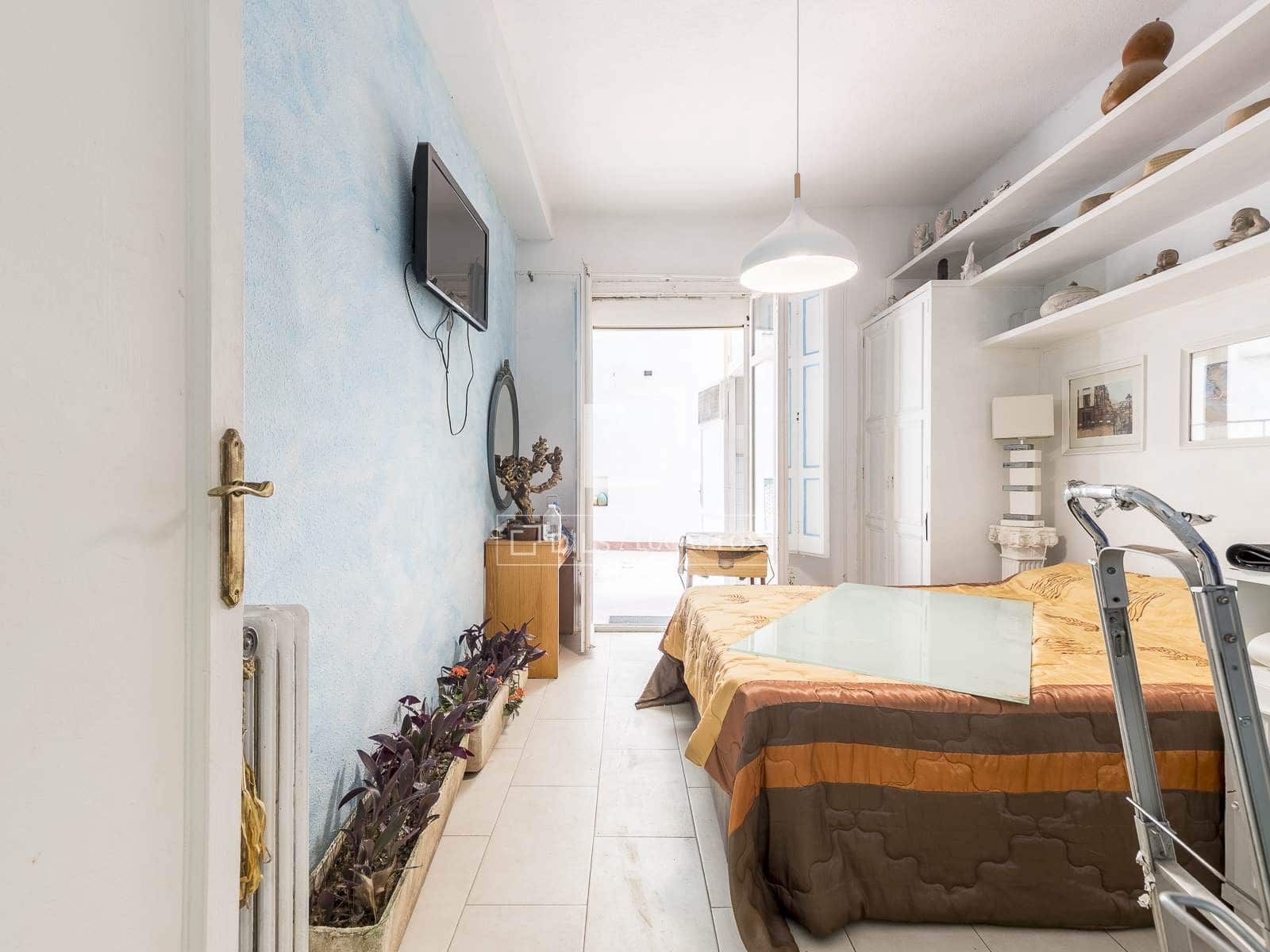 4 bedroom Apartment for sale in Barcelona city - € 890,000 (Ref: 9830265)