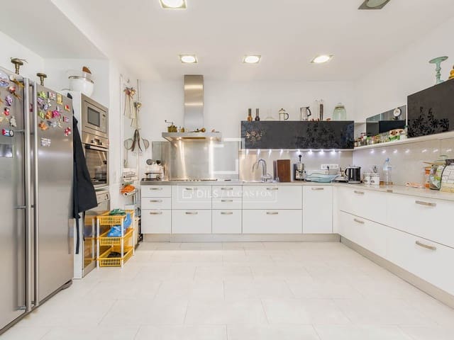 4 chambre Appartement à vendre à Ciutat Vella, Barcelone ville - 890 000 € (Ref: 9830265)
