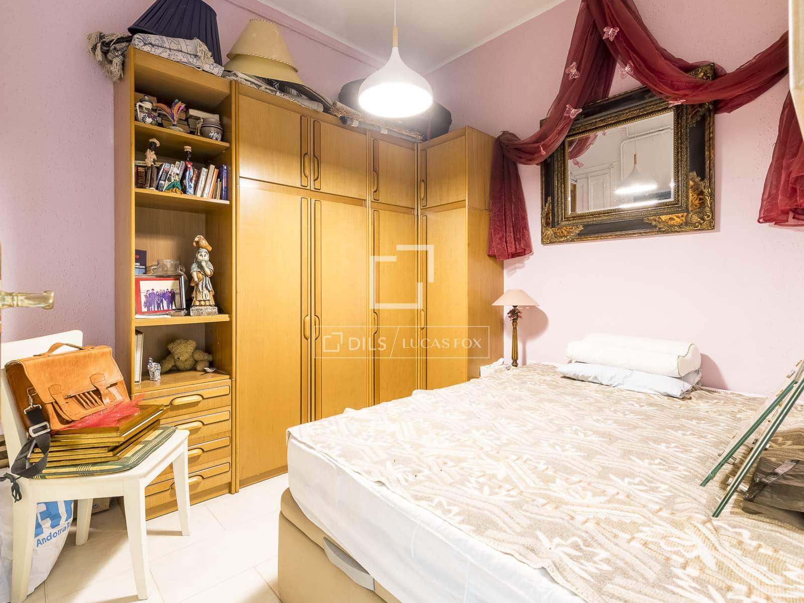 4 bedroom Apartment for sale in Barcelona city - € 890,000 (Ref: 9830265)