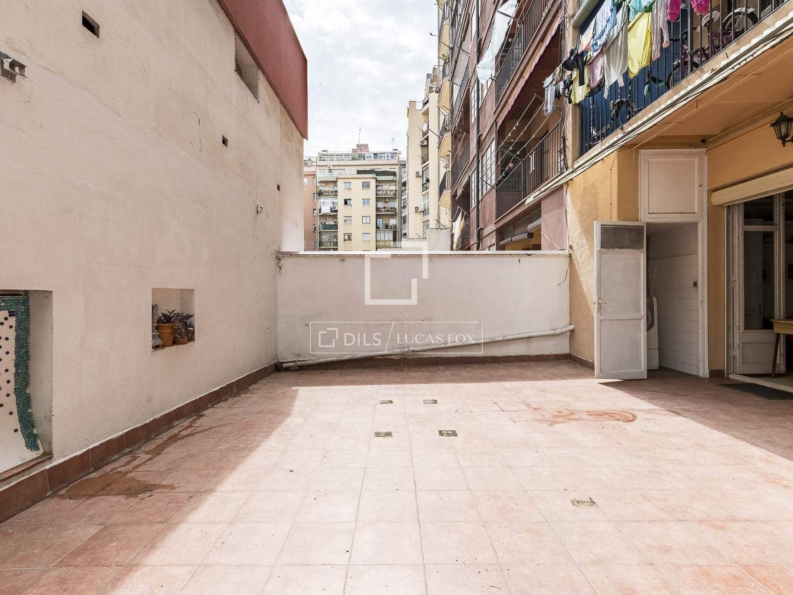 4 bedroom Apartment for sale in Barcelona city - € 890,000 (Ref: 9830265)