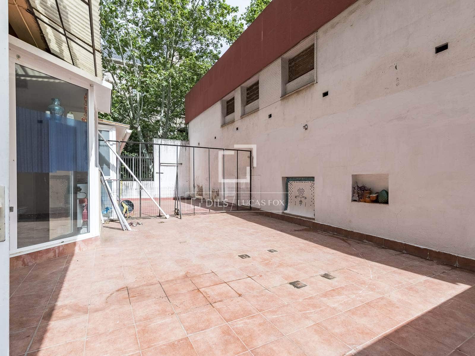 4 bedroom Apartment for sale in Barcelona city - € 890,000 (Ref: 9830265)