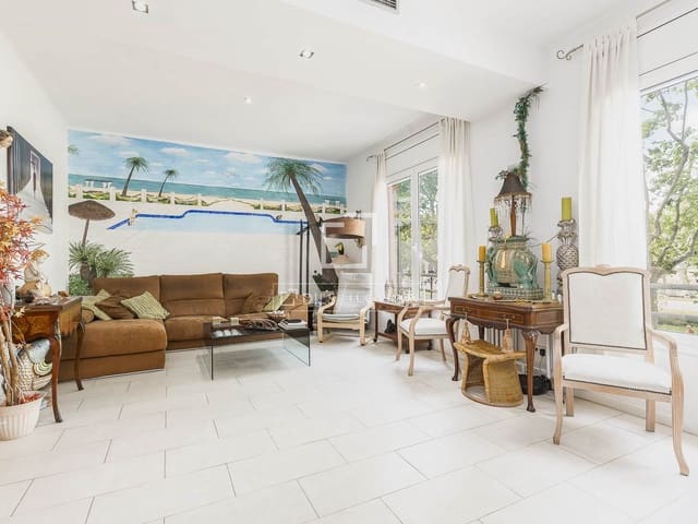 4 chambre Appartement à vendre à Ciutat Vella, Barcelone ville - 890 000 € (Ref: 9830265)