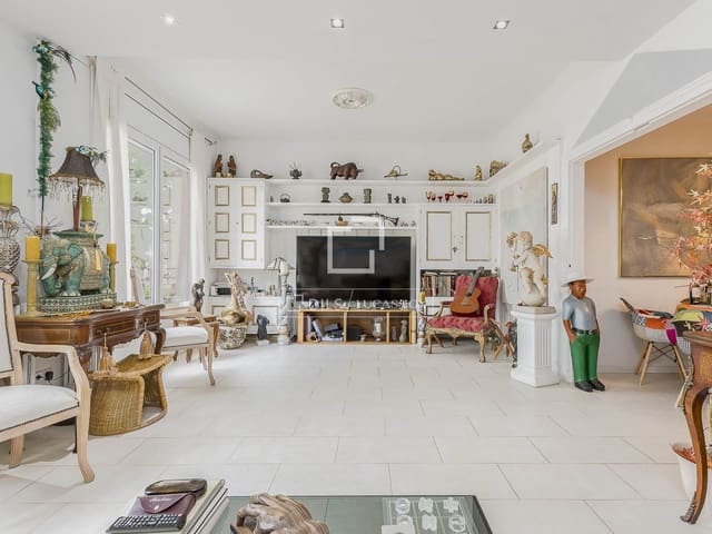 4 chambre Appartement à vendre à Ciutat Vella, Barcelone ville - 890 000 € (Ref: 9830265)