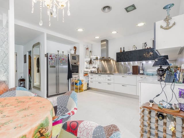 4 chambre Appartement à vendre à Ciutat Vella, Barcelone ville - 890 000 € (Ref: 9830265)