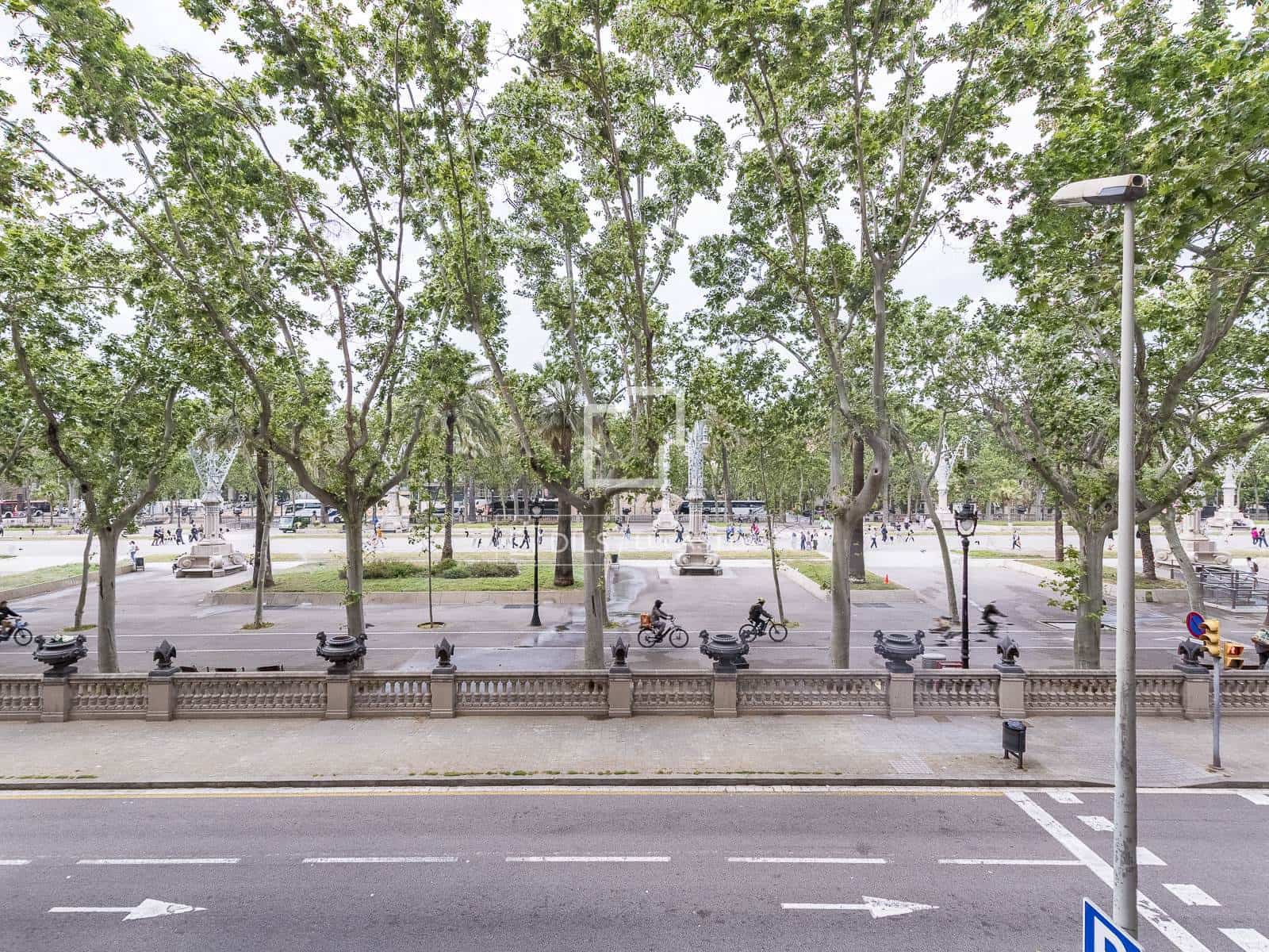 4 bedroom Apartment for sale in Barcelona city - € 890,000 (Ref: 9830265)