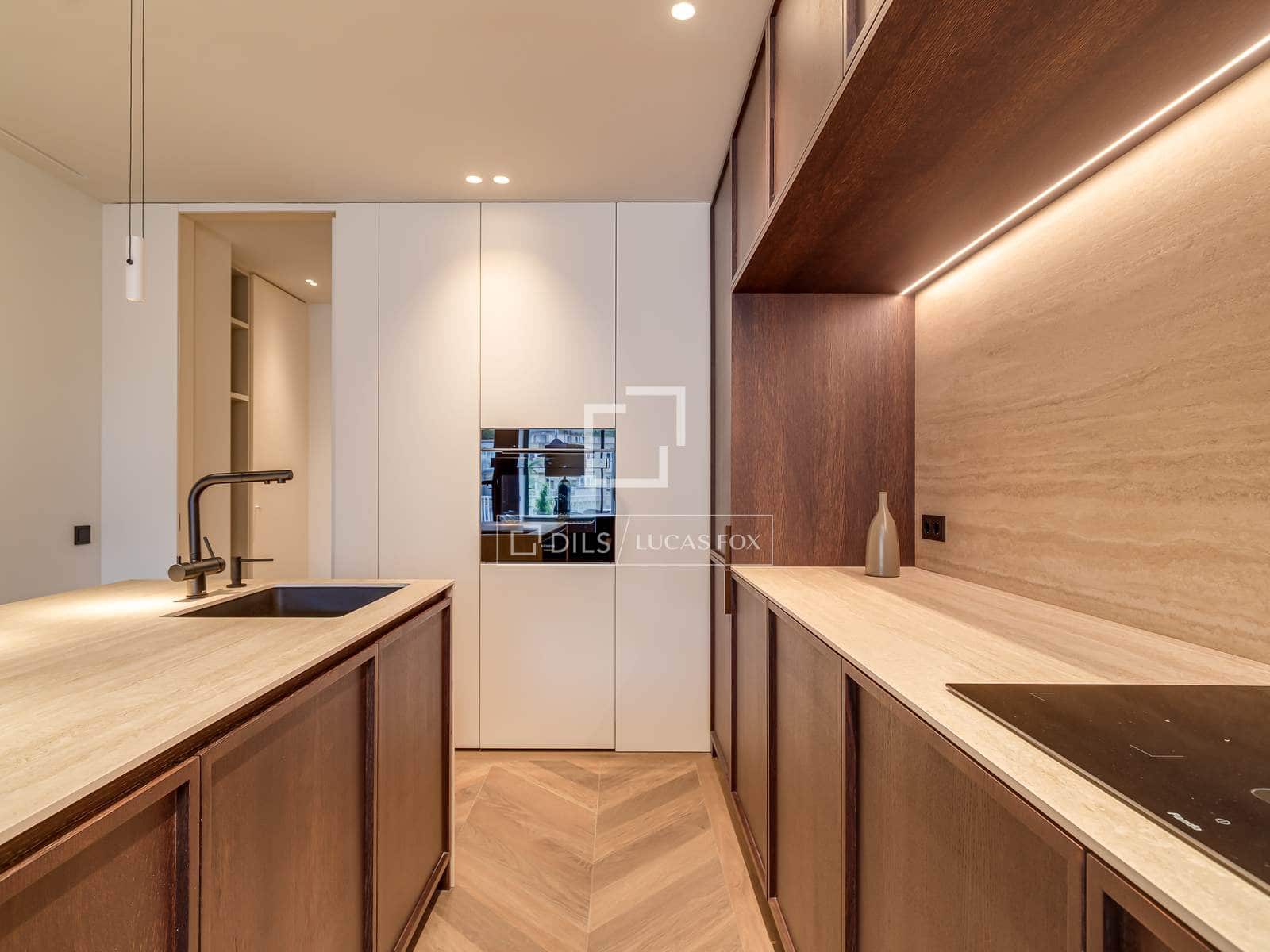 3 soveværelse Lejlighed til salg i Barcelona by - € 2.750.000 (Ref: 9830266)