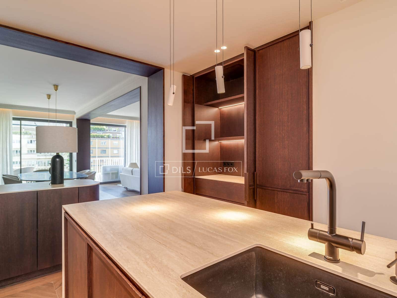 3 soveværelse Lejlighed til salg i Barcelona by - € 2.750.000 (Ref: 9830266)