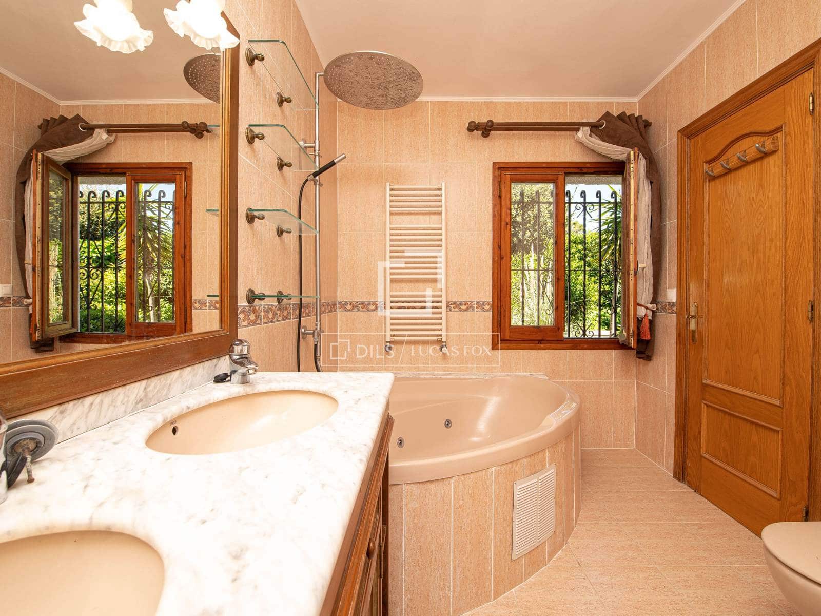 5 makuuhuone Huvila myytävänä paikassa Platja d'Aro mukana uima-altaan - 670 000 € (Ref: 9830360)