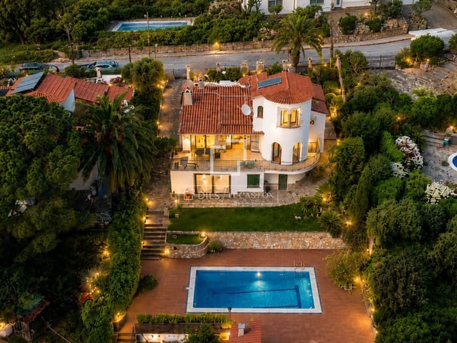 5 Zimmer Villa zu verkaufen in Platja d'Aro, Castell-Platja d'Aro mit Pool - 670.000 € (Ref: 9830360)