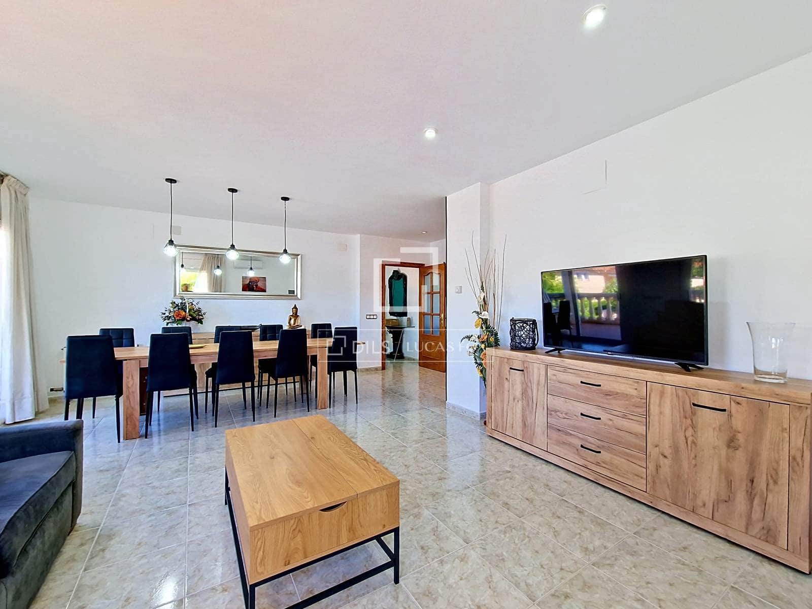 4 bedroom Villa for rent in Cunit with pool garage - € 2,950 (Ref: 9830416)