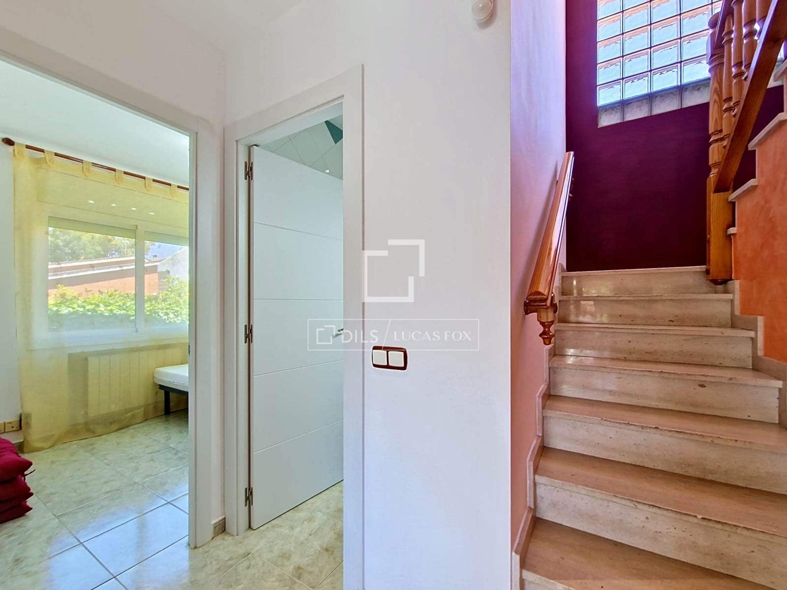 4 bedroom Villa for rent in Cunit with pool garage - € 2,950 (Ref: 9830416)