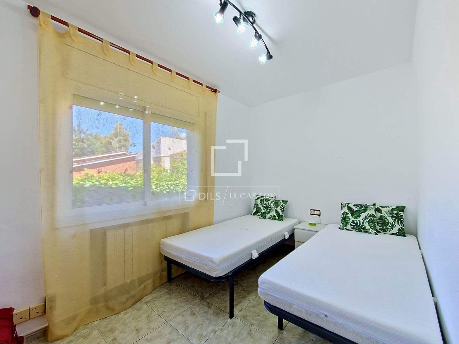4 bedroom Villa for rent in Cunit with pool garage - € 2,950 (Ref: 9830416)