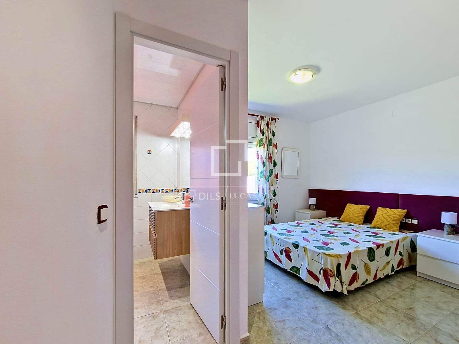 4 bedroom Villa for rent in Cunit with pool garage - € 2,950 (Ref: 9830416)