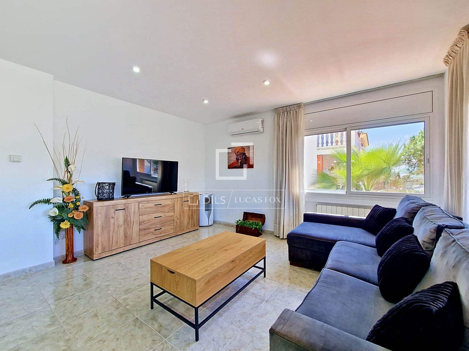 4 bedroom Villa for rent in Cunit with pool garage - € 2,950 (Ref: 9830416)