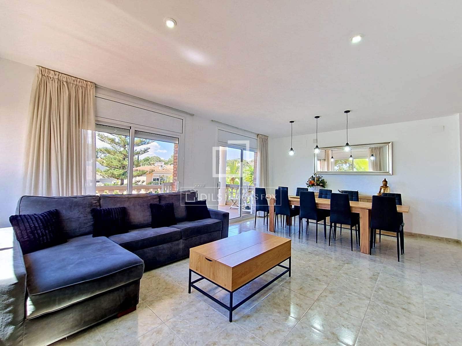 4 bedroom Villa for rent in Cunit with pool garage - € 2,950 (Ref: 9830416)
