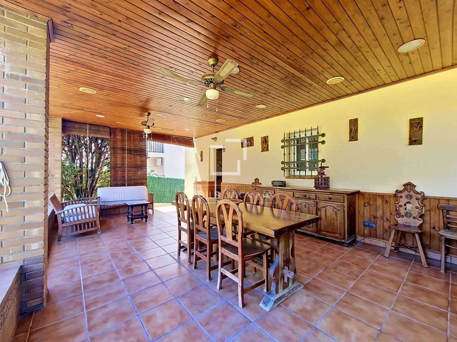 4 bedroom Villa for rent in Cunit with pool garage - € 2,950 (Ref: 9830416)