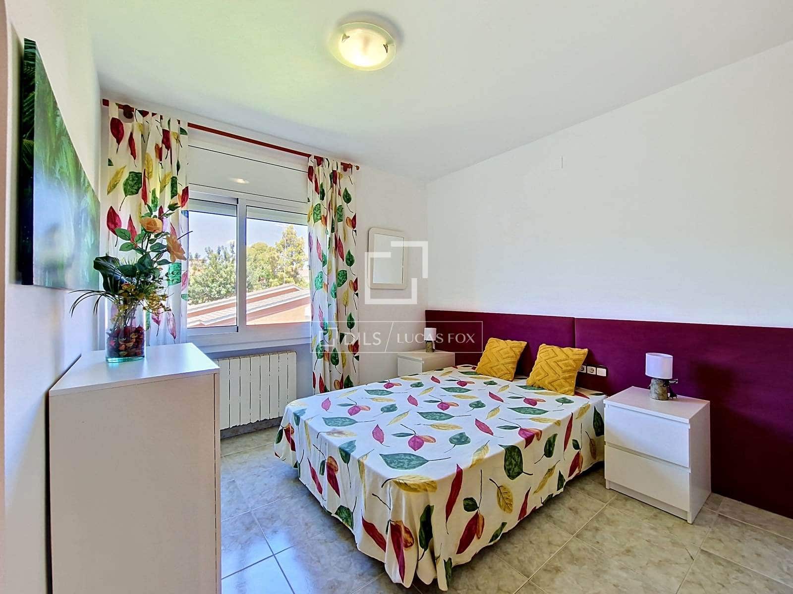 4 bedroom Villa for rent in Cunit with pool garage - € 2,950 (Ref: 9830416)