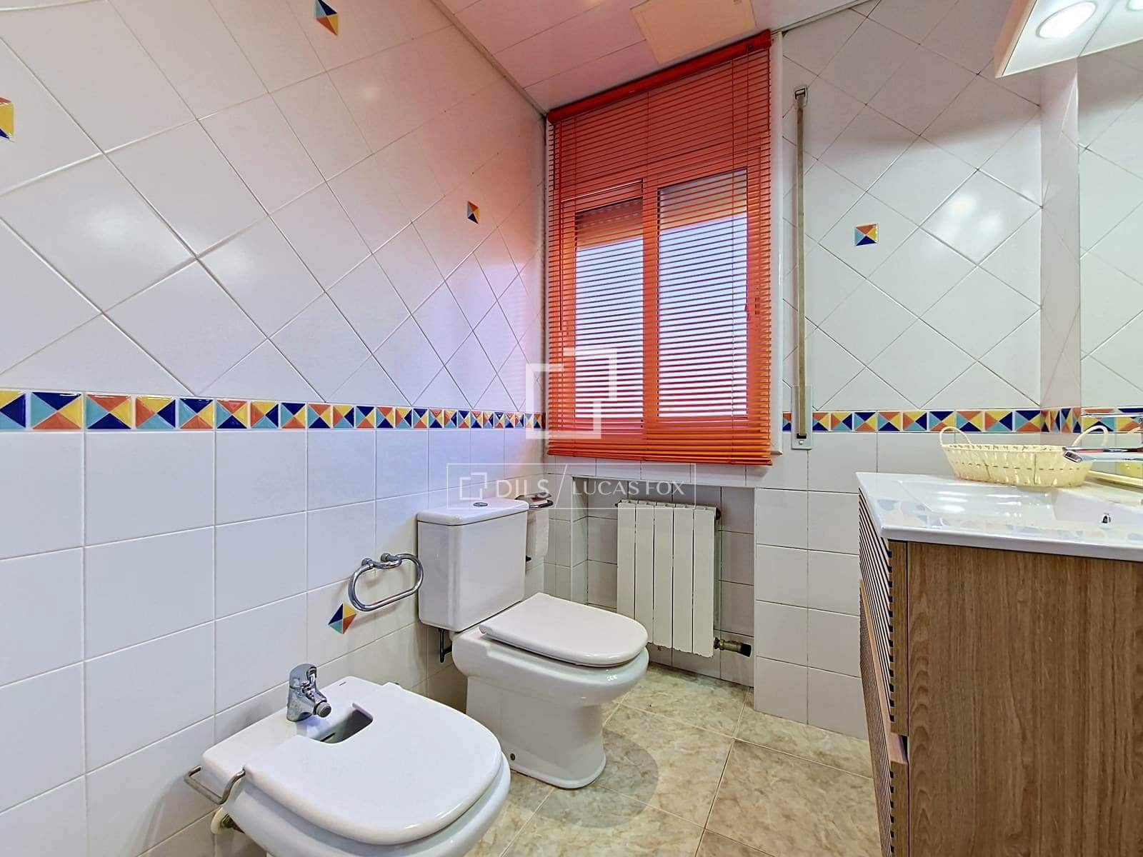 4 bedroom Villa for rent in Cunit with pool garage - € 2,950 (Ref: 9830416)